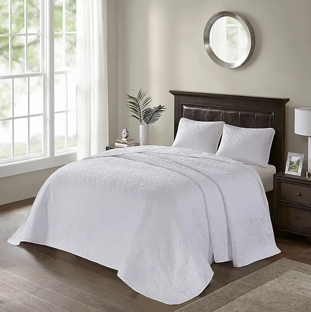 Toyah White 3 Pc Queen Bedspread Set