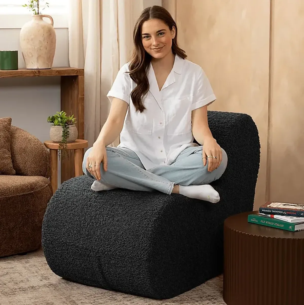 Zinei Black Accent Chair