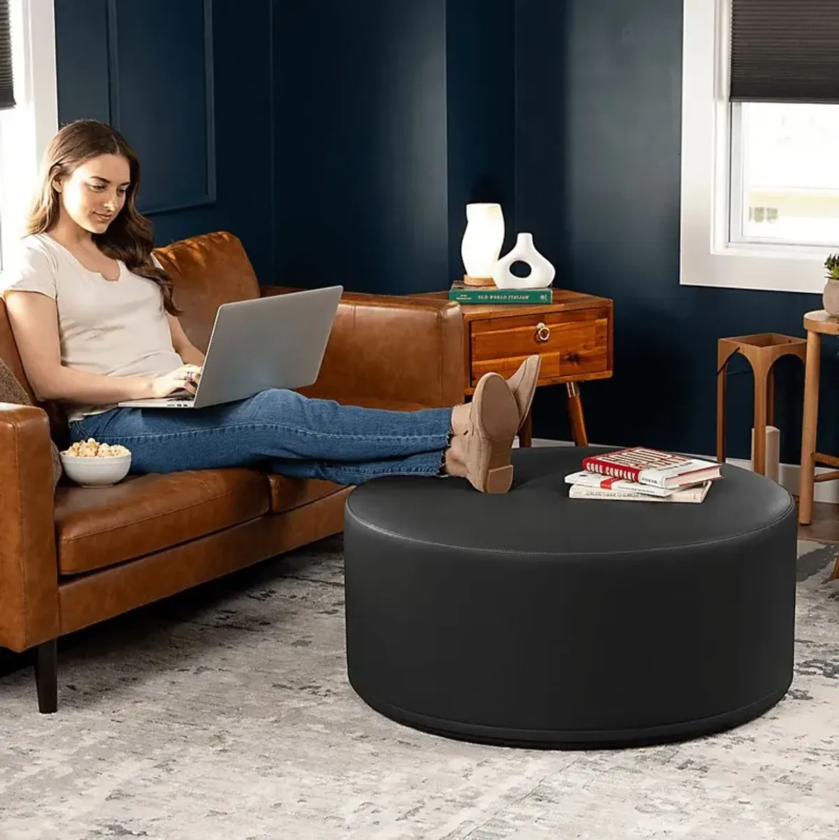 Bevina I Black Ottoman