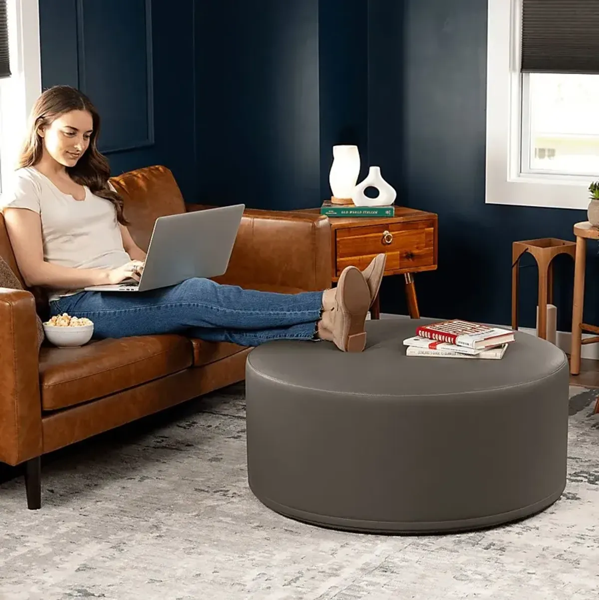 Bevina I Gray Ottoman