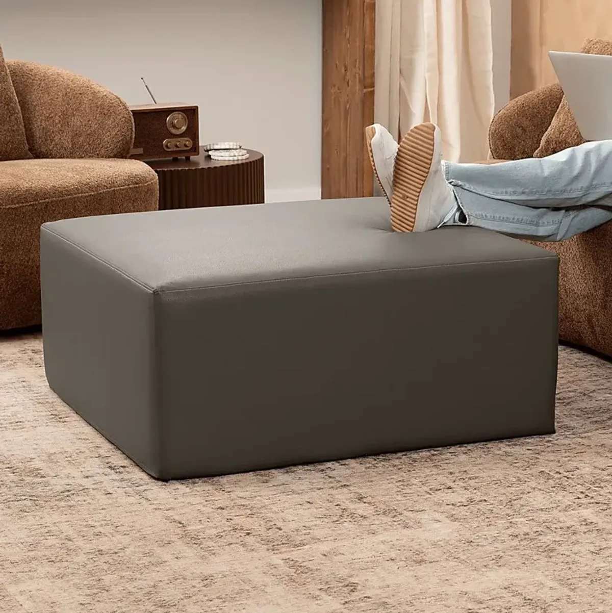 Lesusa I Gray Ottoman