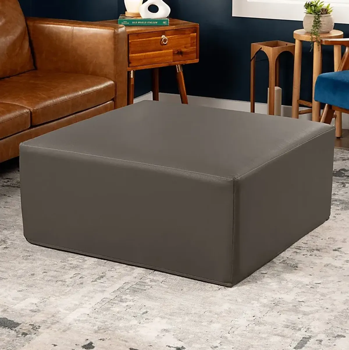 Lesusa I Gray Ottoman