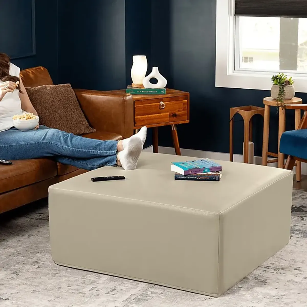 Lesusa I Natural Ottoman