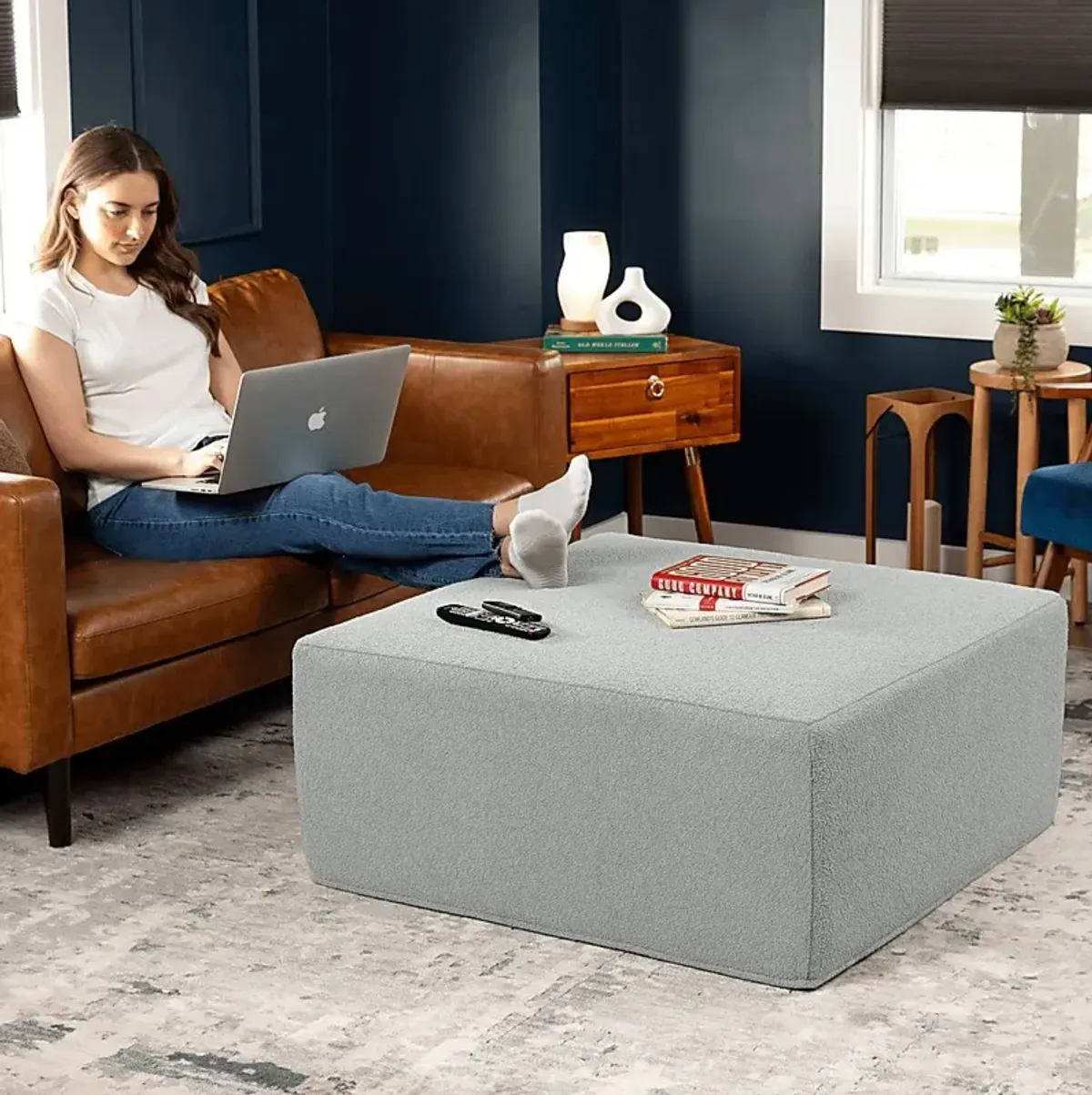 Lesusa II Silver Ottoman