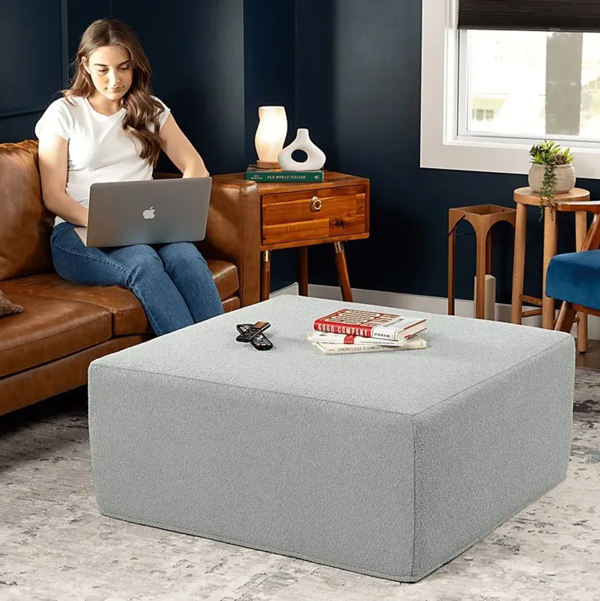 Lesusa II Silver Ottoman
