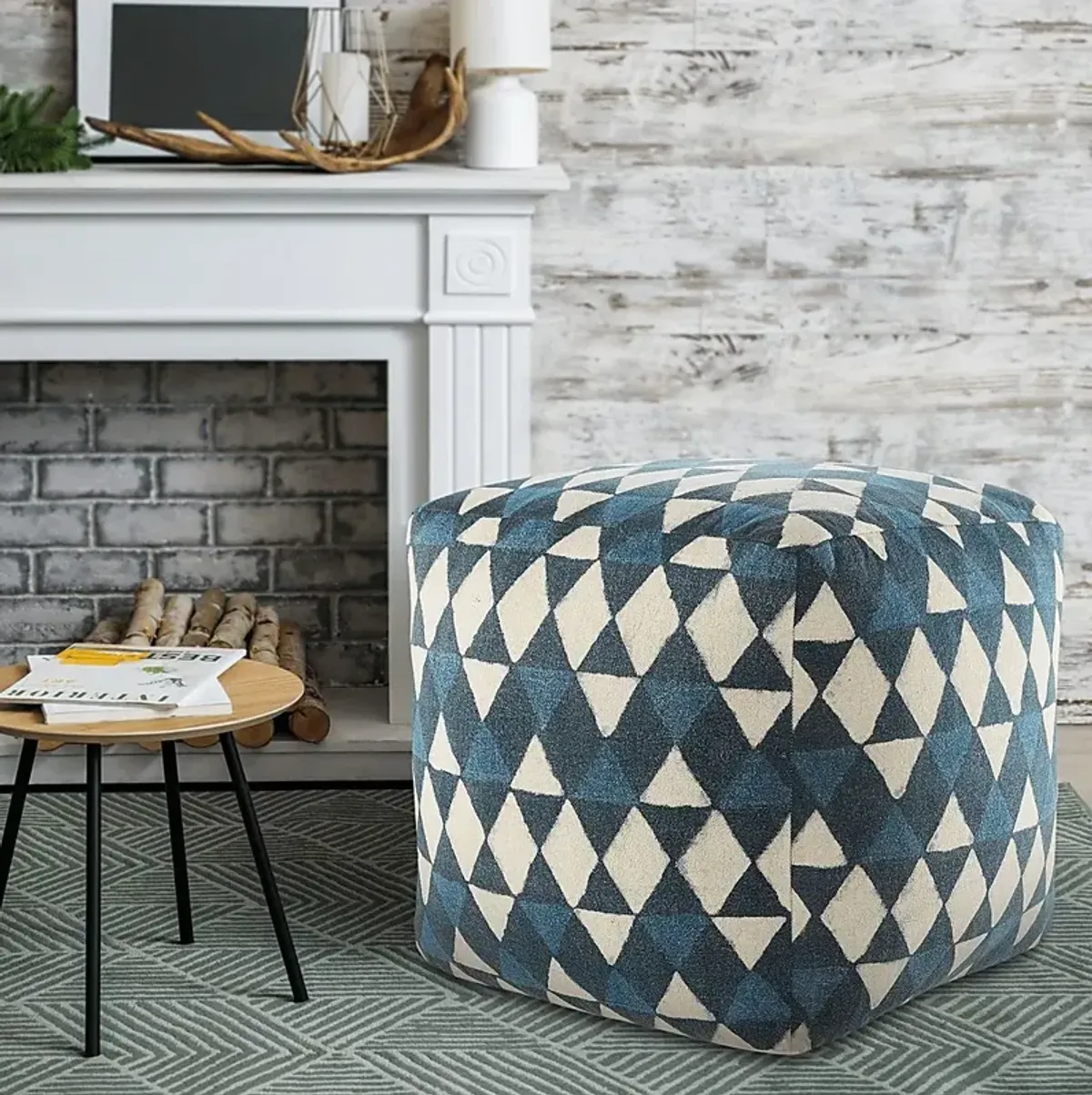 Chegue Blue/Cream Pouf