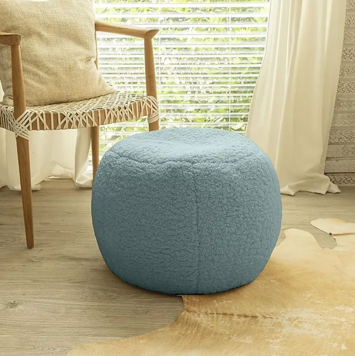 Bansqa I Green Shearling Pouf