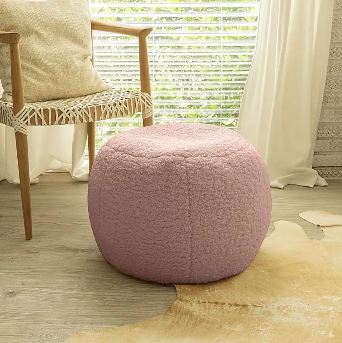 Bansqa I Pink Shearling Pouf