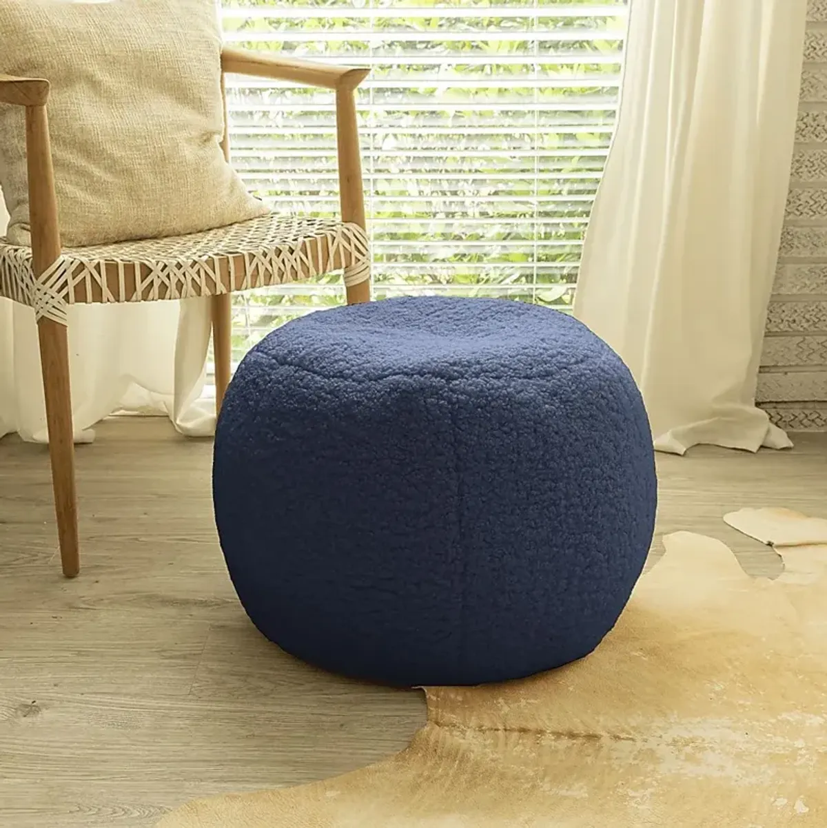 Bansqa I Indigo Shearling Pouf