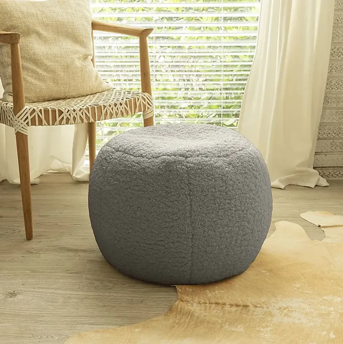 Bansqa I Gray Shearling Pouf