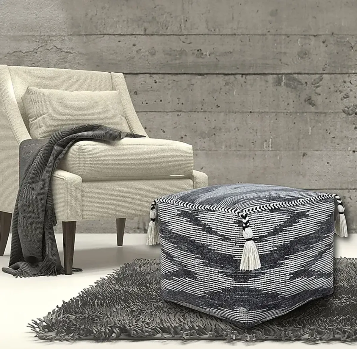 Pasemu Gray/Black Pouf