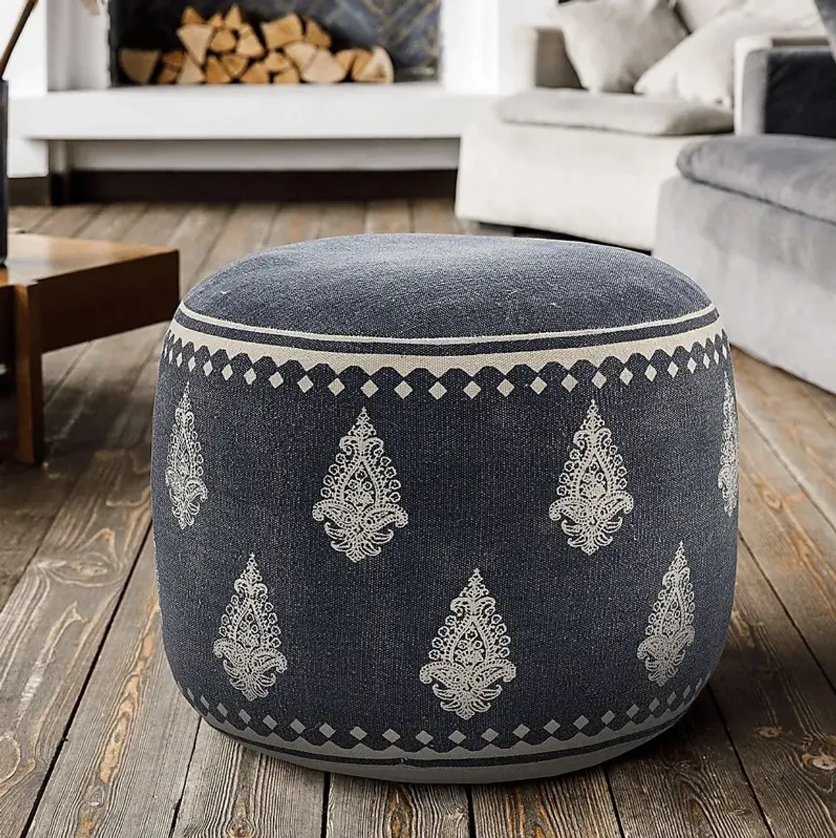 Elandri Navy/Cream Pouf