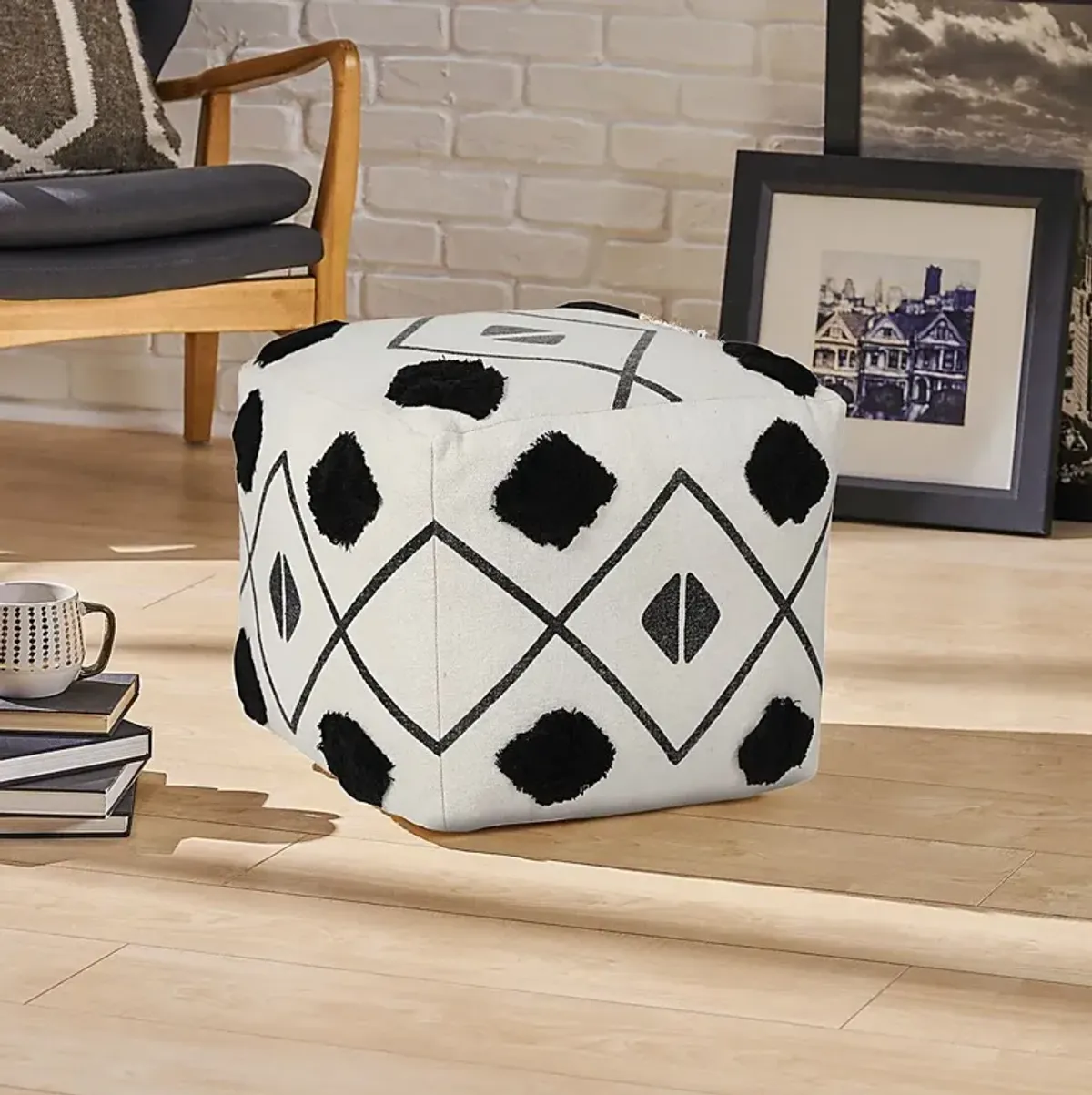 Ehsan Black/White Pouf