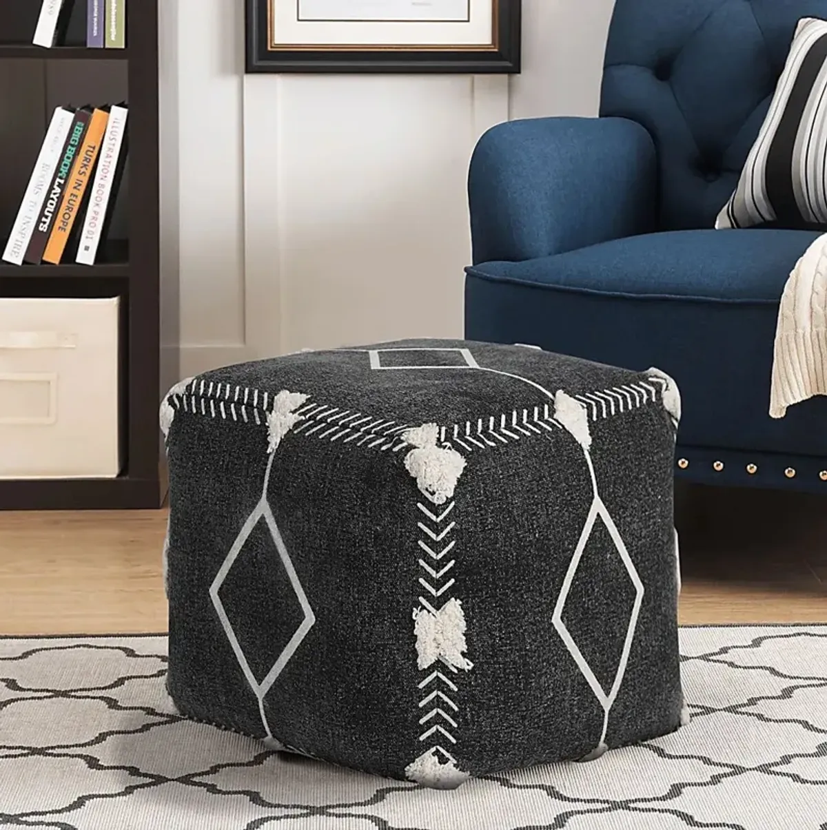 Glasella Black/White Pouf