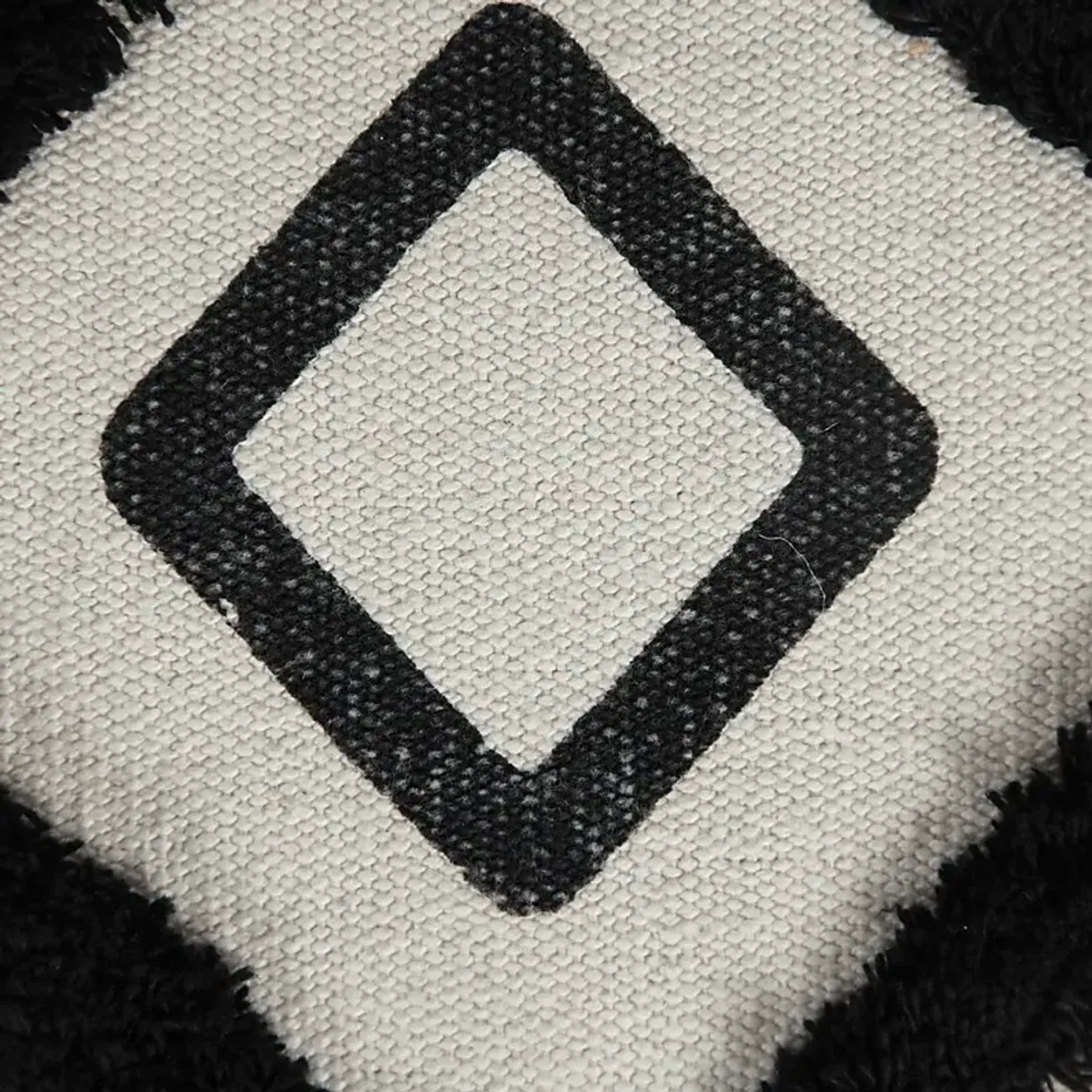 Conseld Black/White Pouf