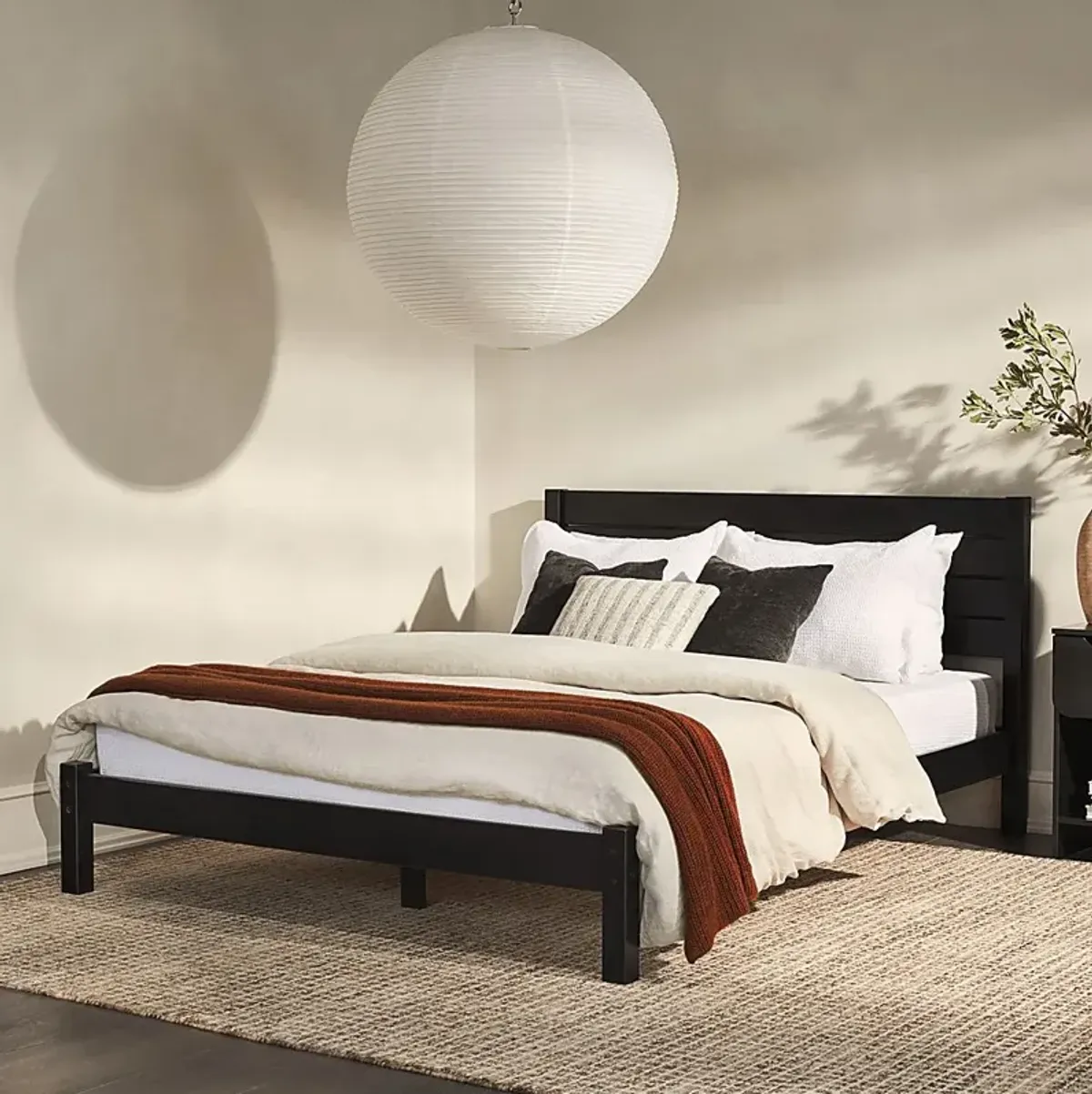 Evertrust Black Queen Bed