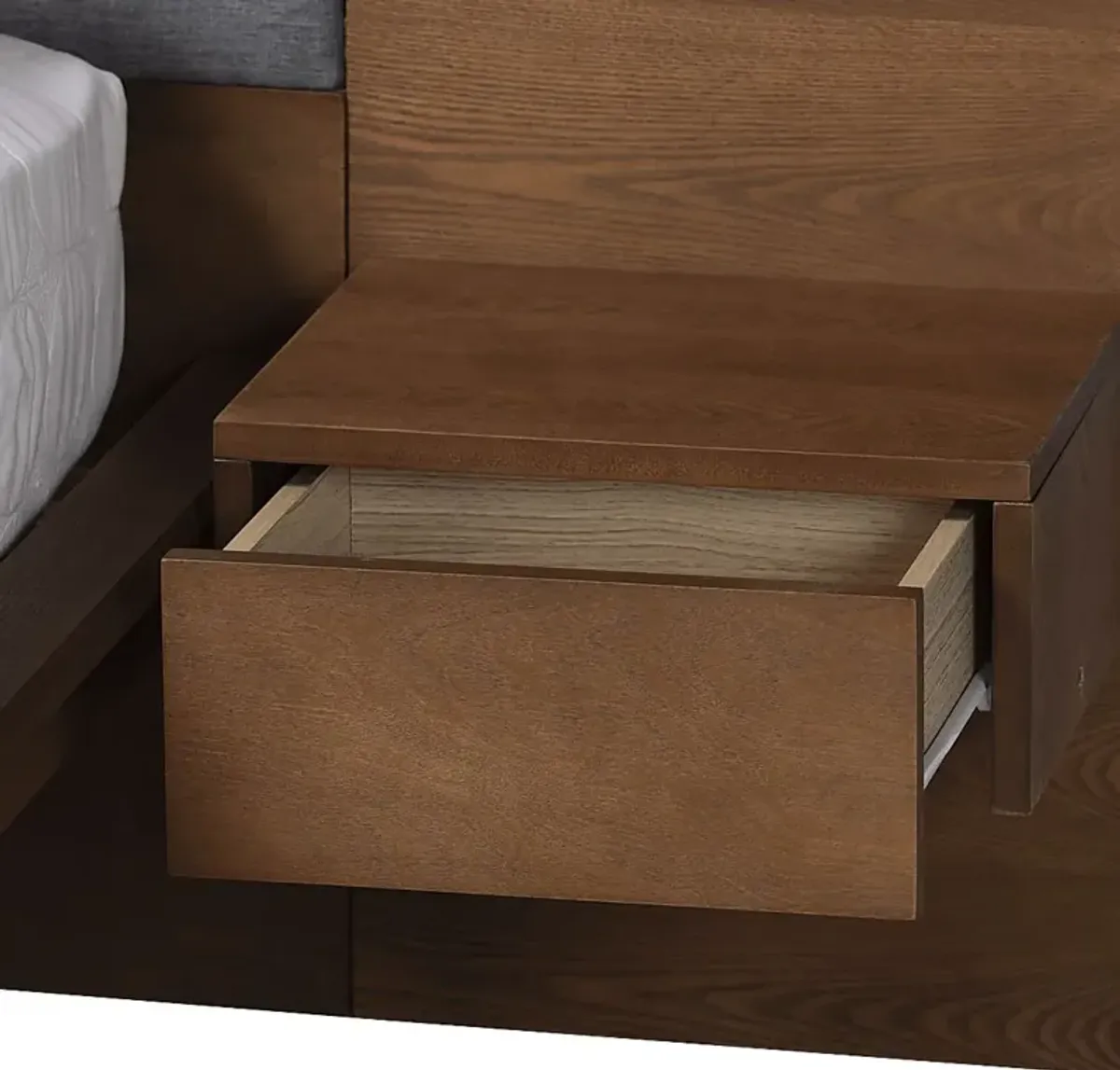 Ihrig Brown Queen Bed with Nightstands