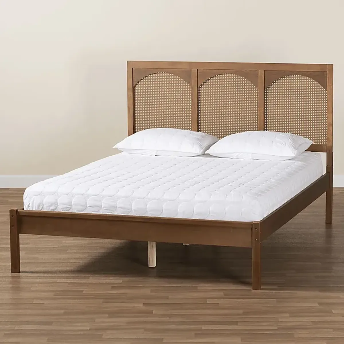 Bethwayne Brown King Platform Bed