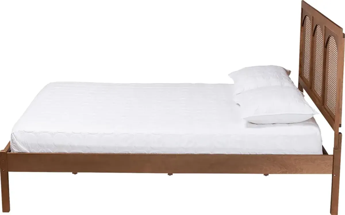 Bethwayne Brown King Platform Bed