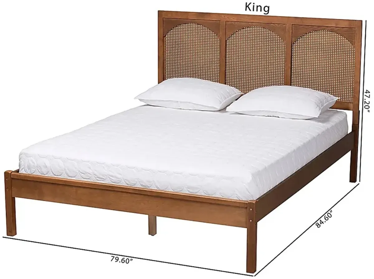 Bethwayne Brown King Platform Bed