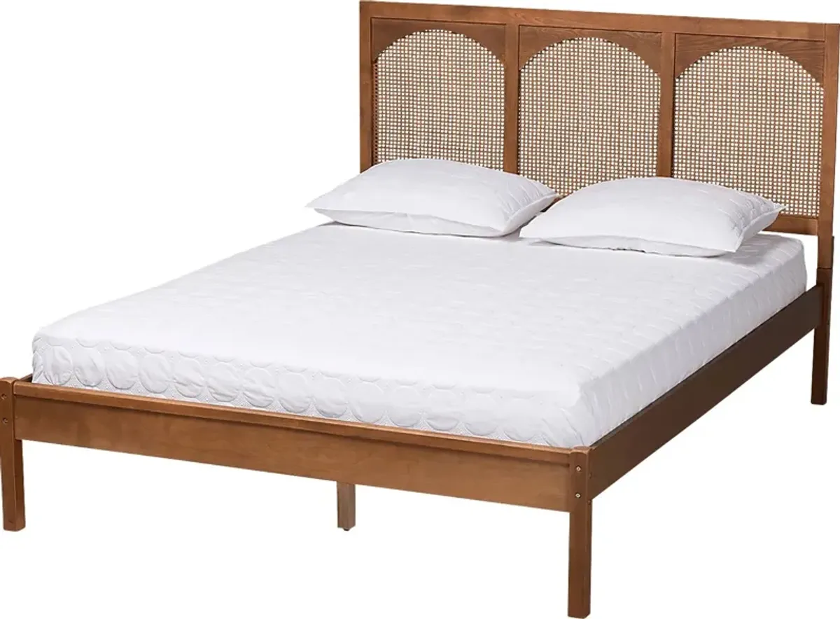 Bethwayne Brown King Platform Bed