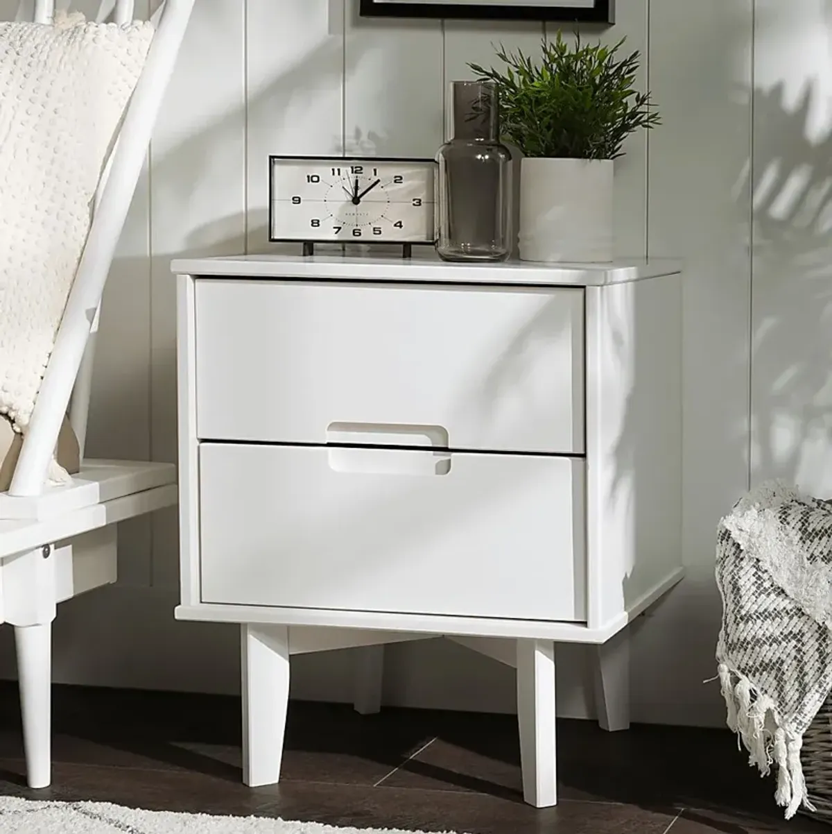 Elberton White Nightstand