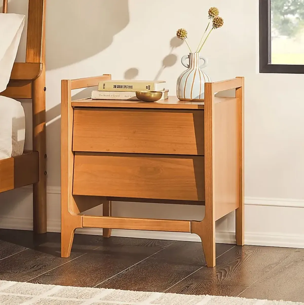 Briabend Caramel Nightstand