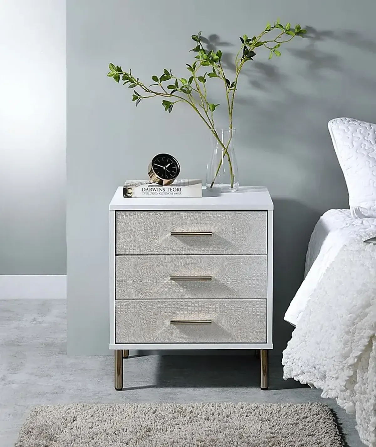 Lunenburg II White Nightstand