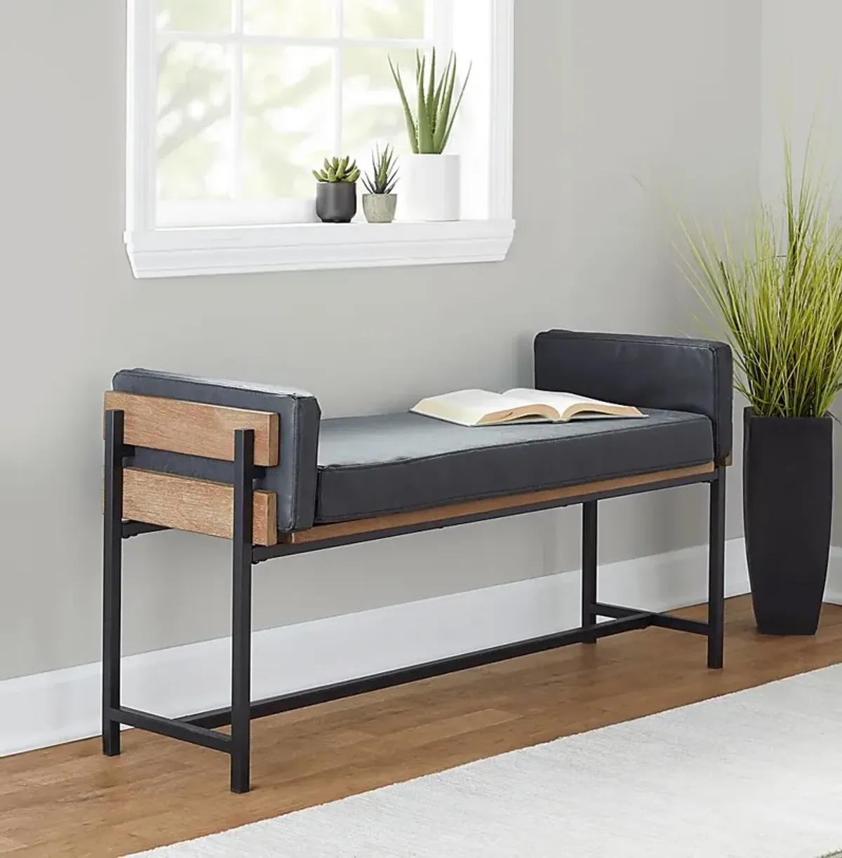 Gardencove I Black Bench