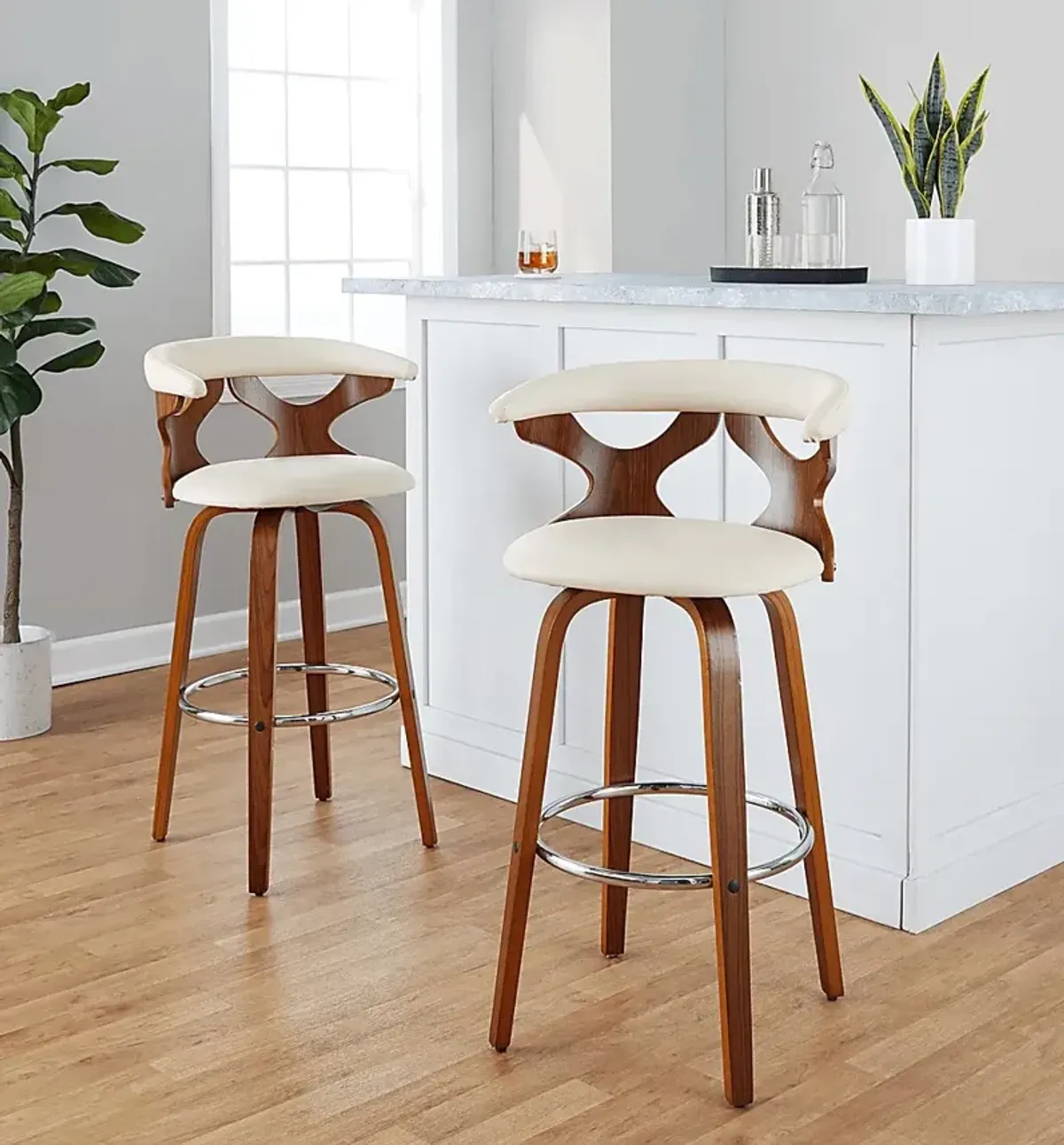 Wyndmoor III Cream Swivel Barstool, Set of 2