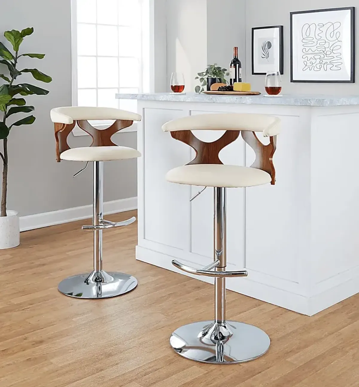 Wyndmoor XV Cream Adjustable Barstool, Set of 2