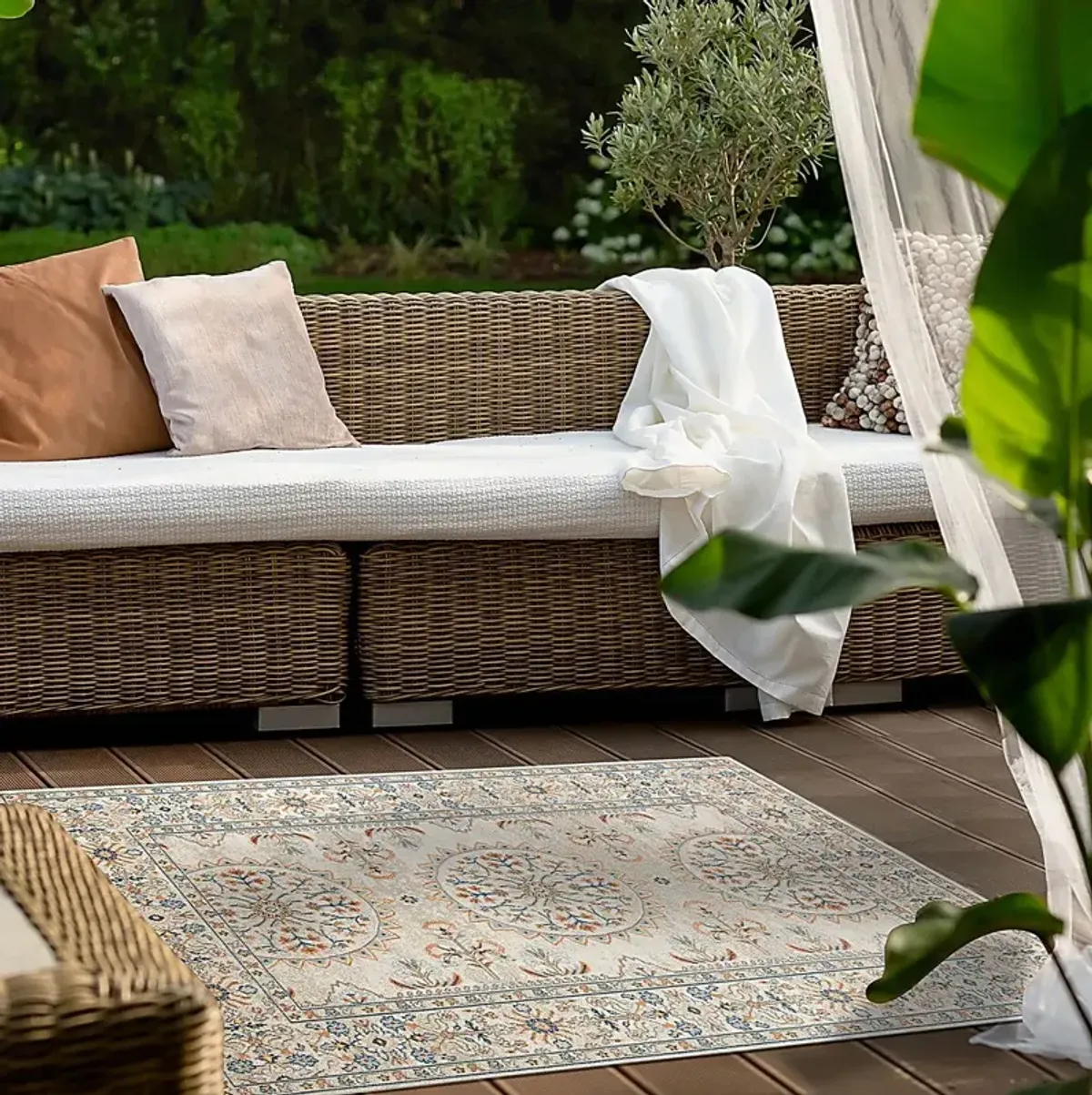 Dirinella Beige 5'1 x 7'6 Rug