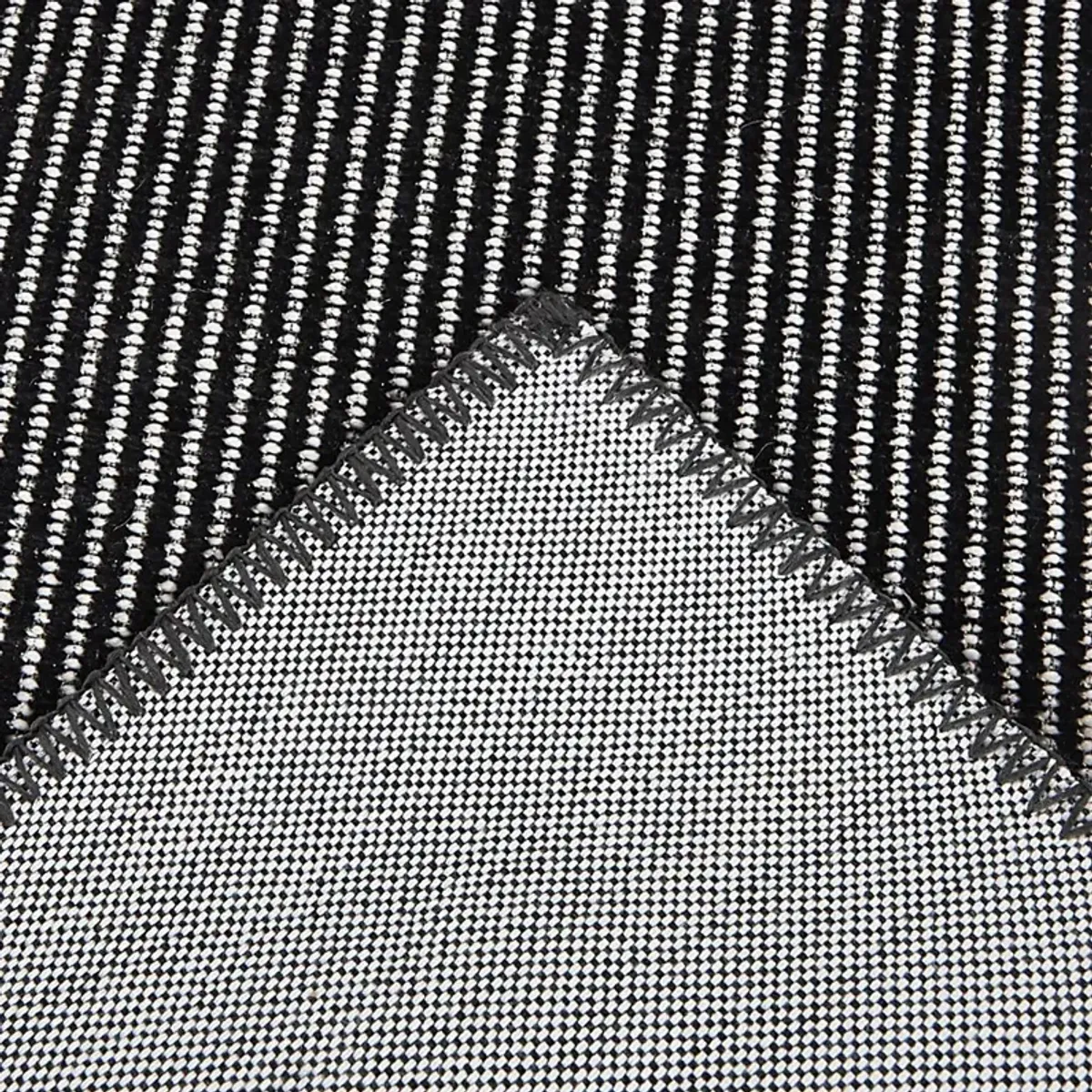 Metima Black 5'3 x 7' Area Rug
