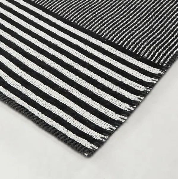 Metima Black 5'3 x 7' Area Rug