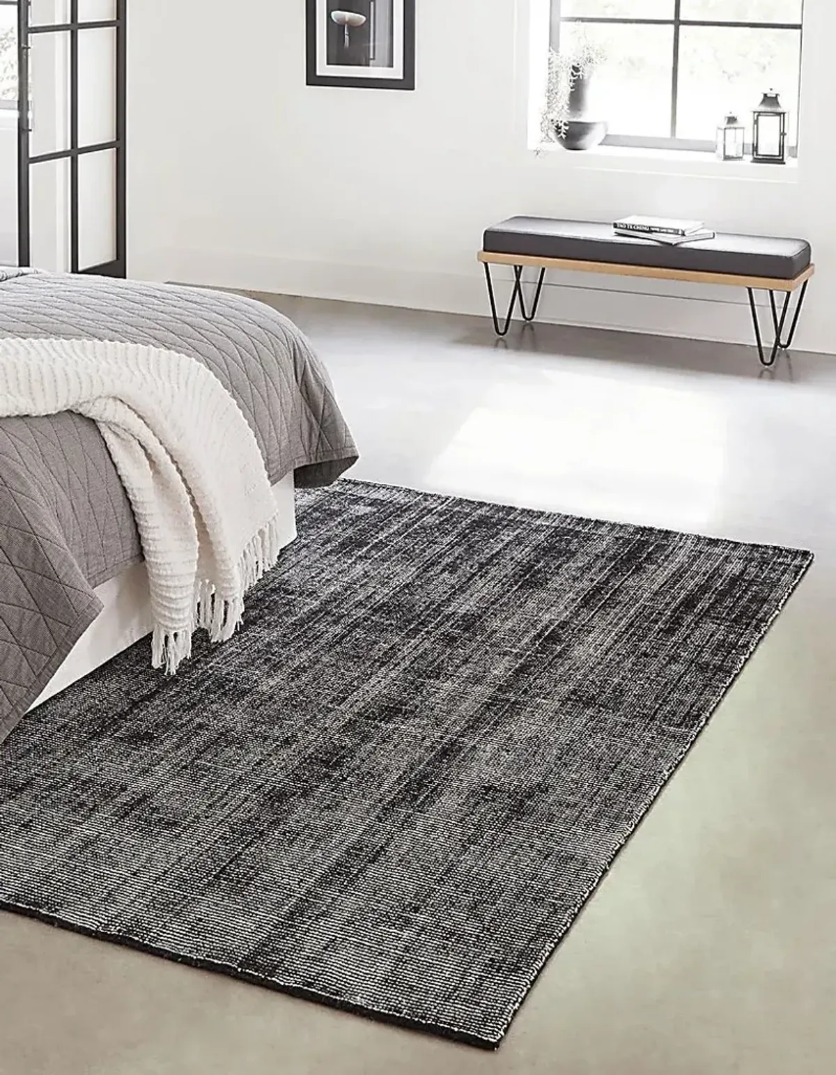 Marmot Black 5'1 x 8' Rug