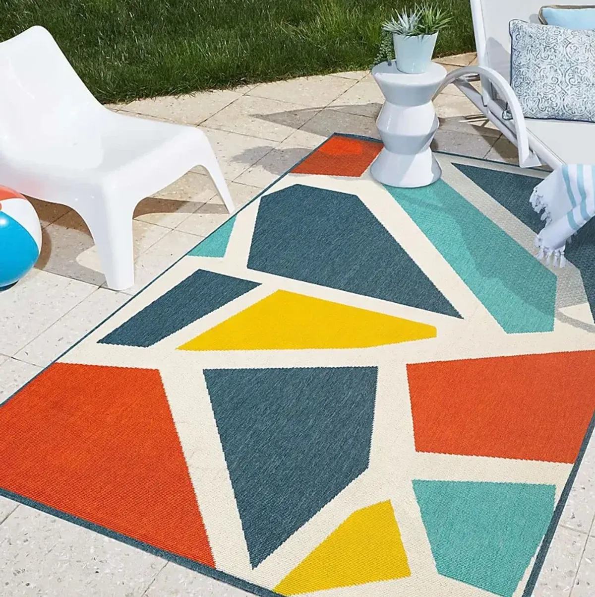 Evette Rios Karlisle Multi 5' x 7' Indoor/Outdoor Rug