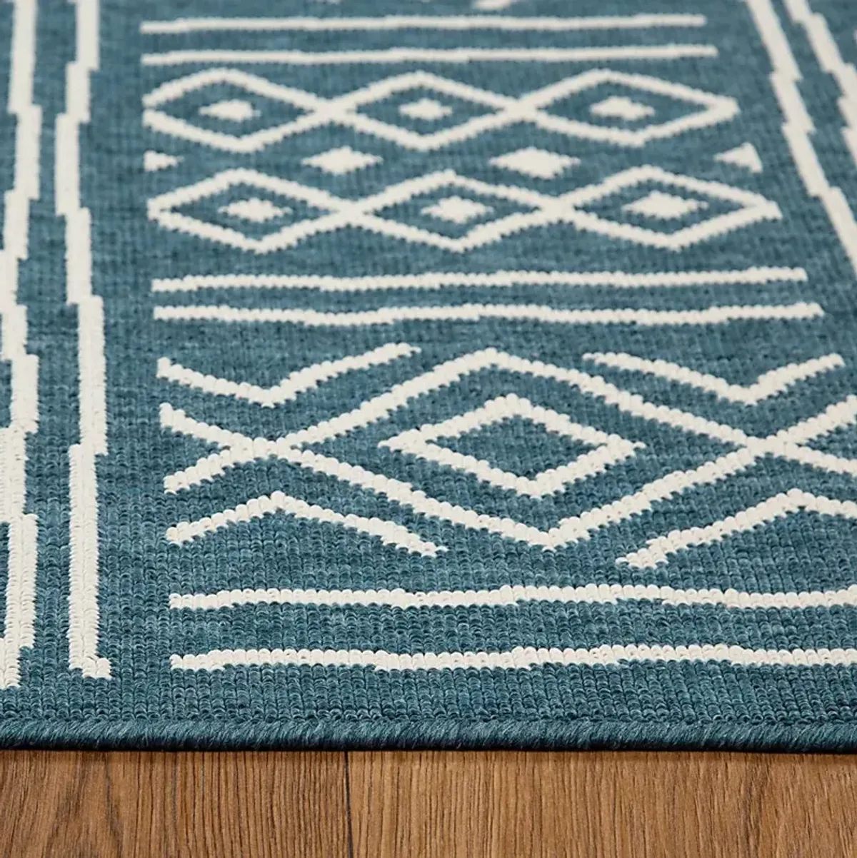 Evette Rios Jaspen Blue 5' x 7' Indoor/Outdoor Rug