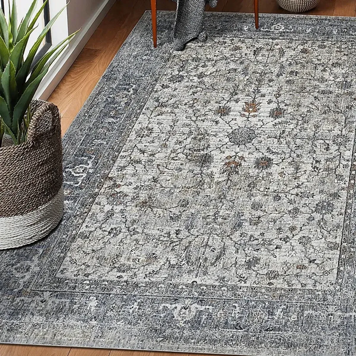 Fohaya Ivory/Gray 5'3 x 7'6 Rug