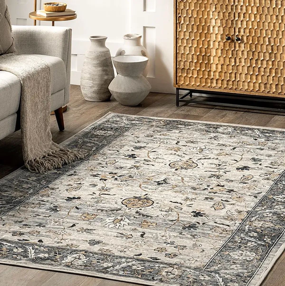 Gizane Gray 4' x 6' Rug