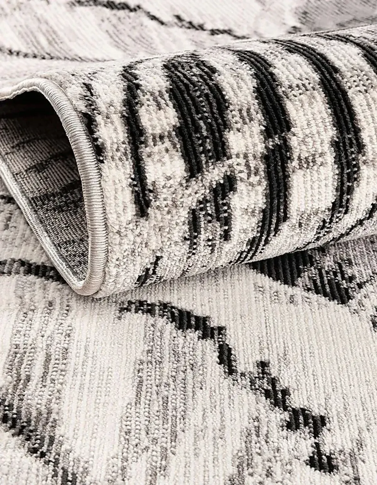 Magnolia Charcoal/Ivory 5'3 x 7'10 Rug