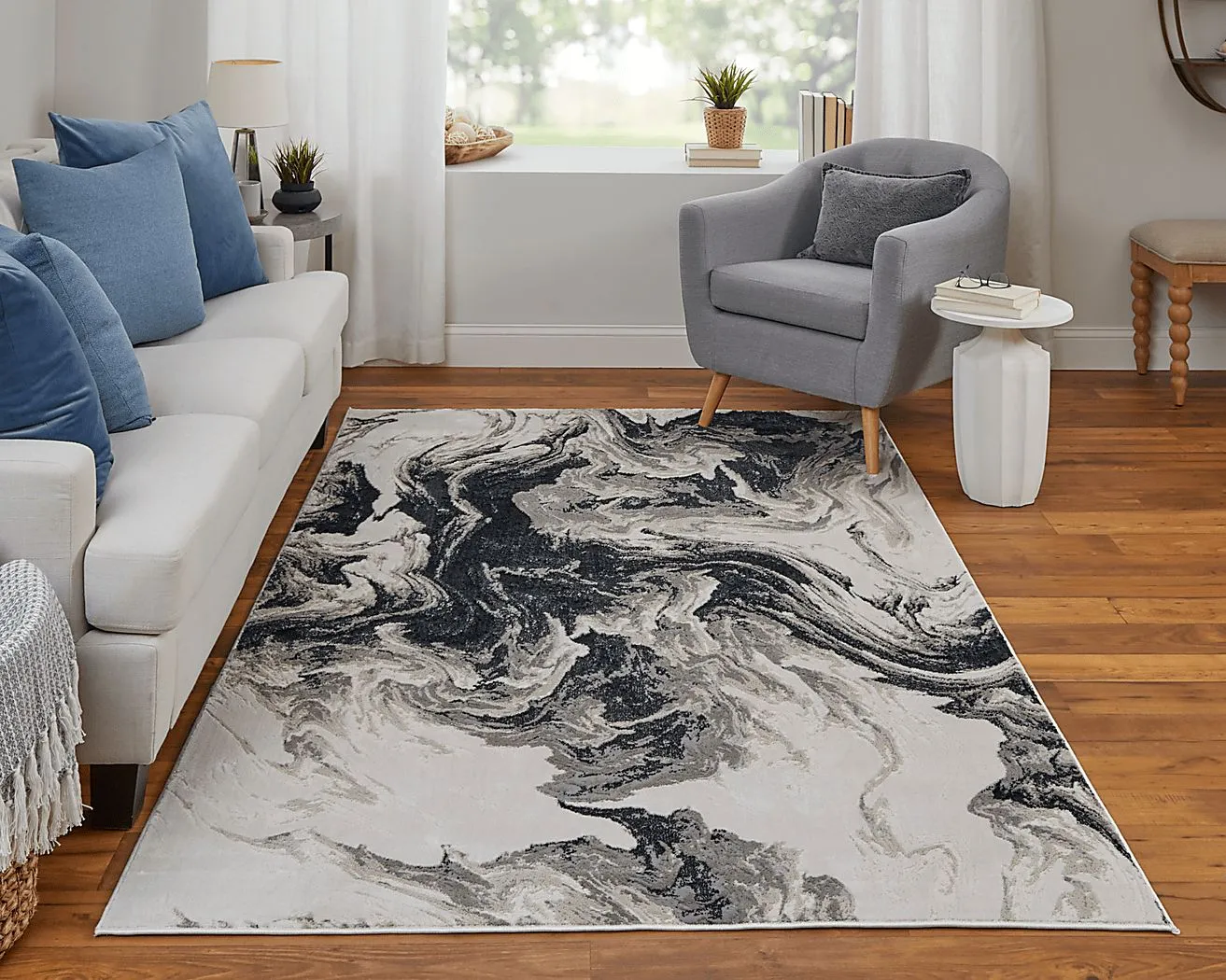 Lorera Ivory/Black 5' x 8' Rug