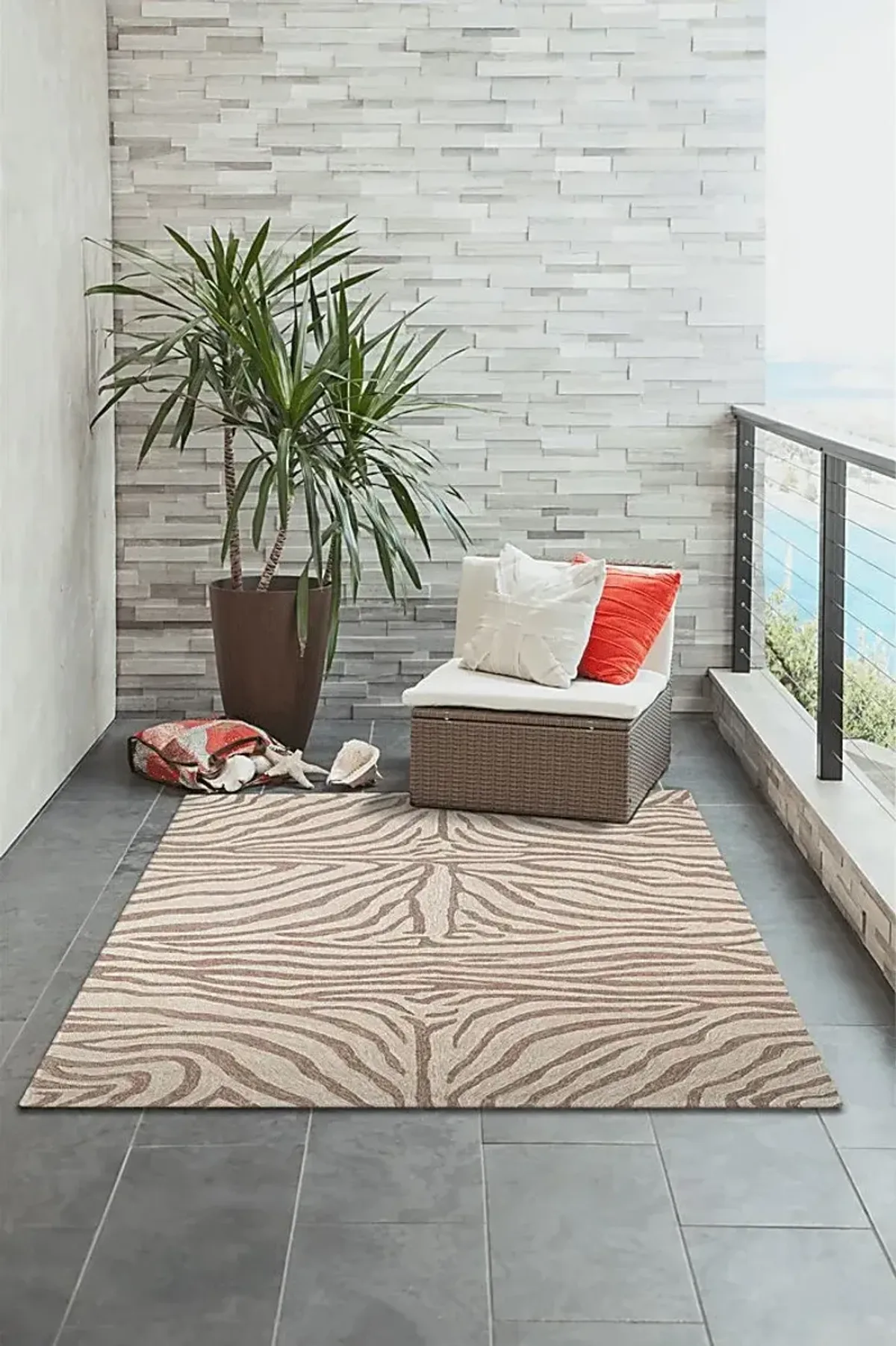 Weto Brown 5' x 7'6 Indoor/Outdoor Rug