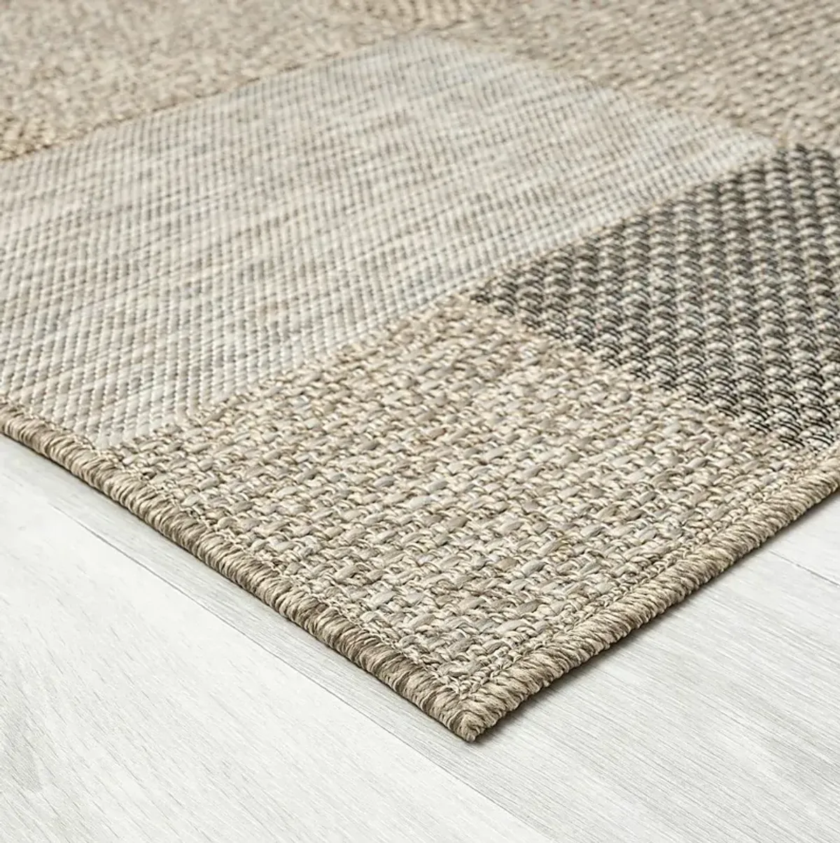 Ahedho Tan 5' x 7' Indoor/Outdoor Rug