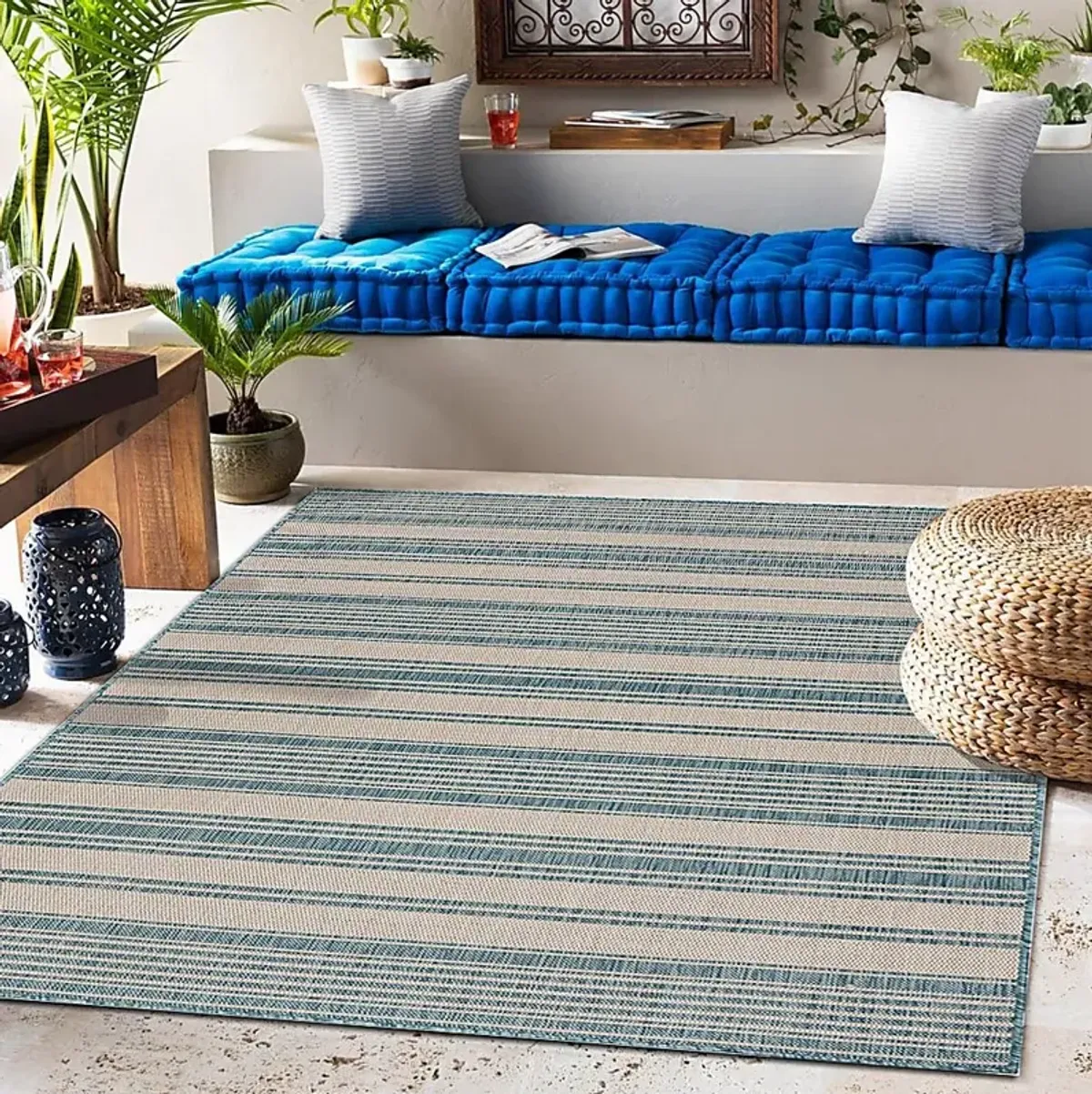 Elgaitere Aqua/White 5'3 x 7' Indoor/Outdoor Rug