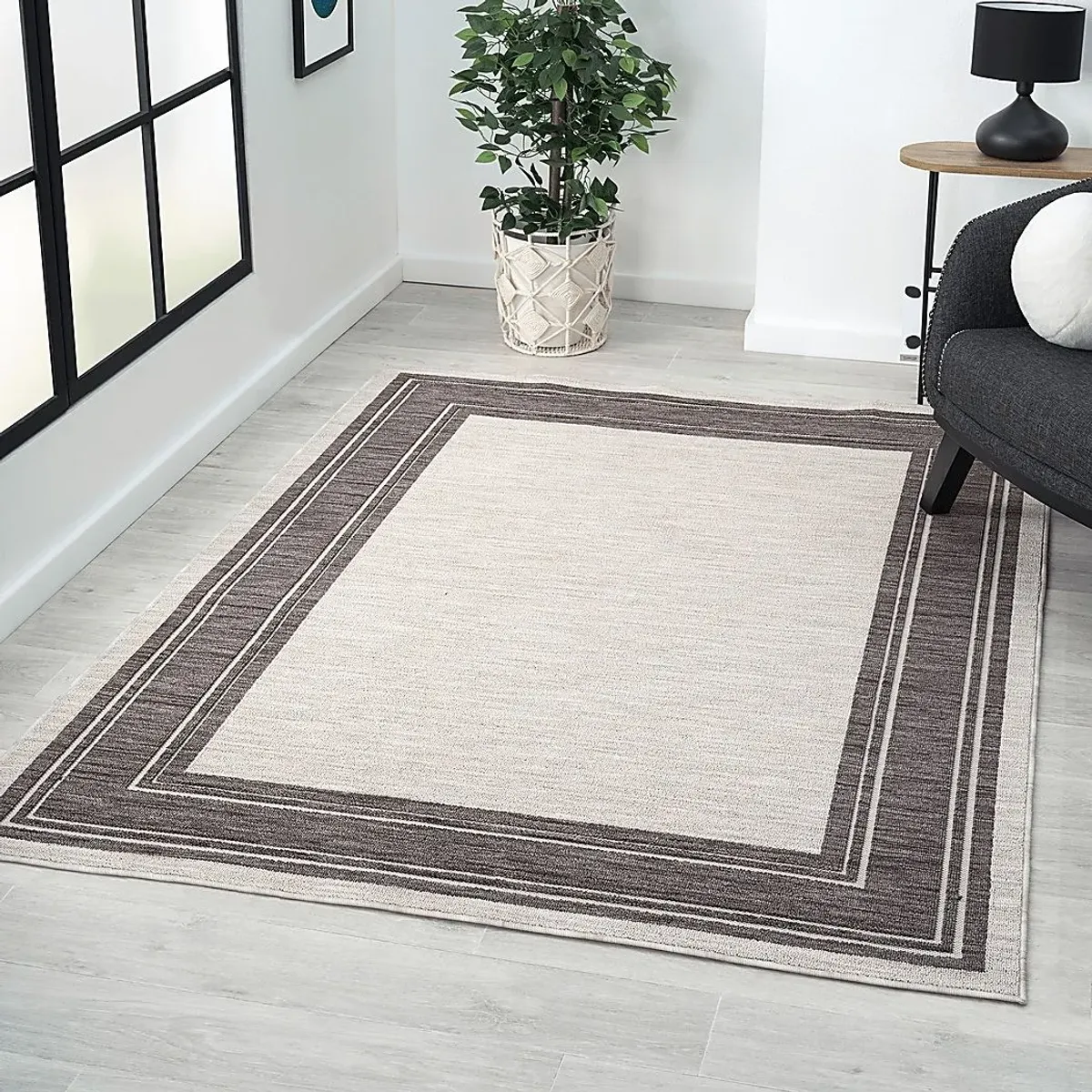 Garlaba Ivory 5' x 7' Indoor/Outdoor Rug