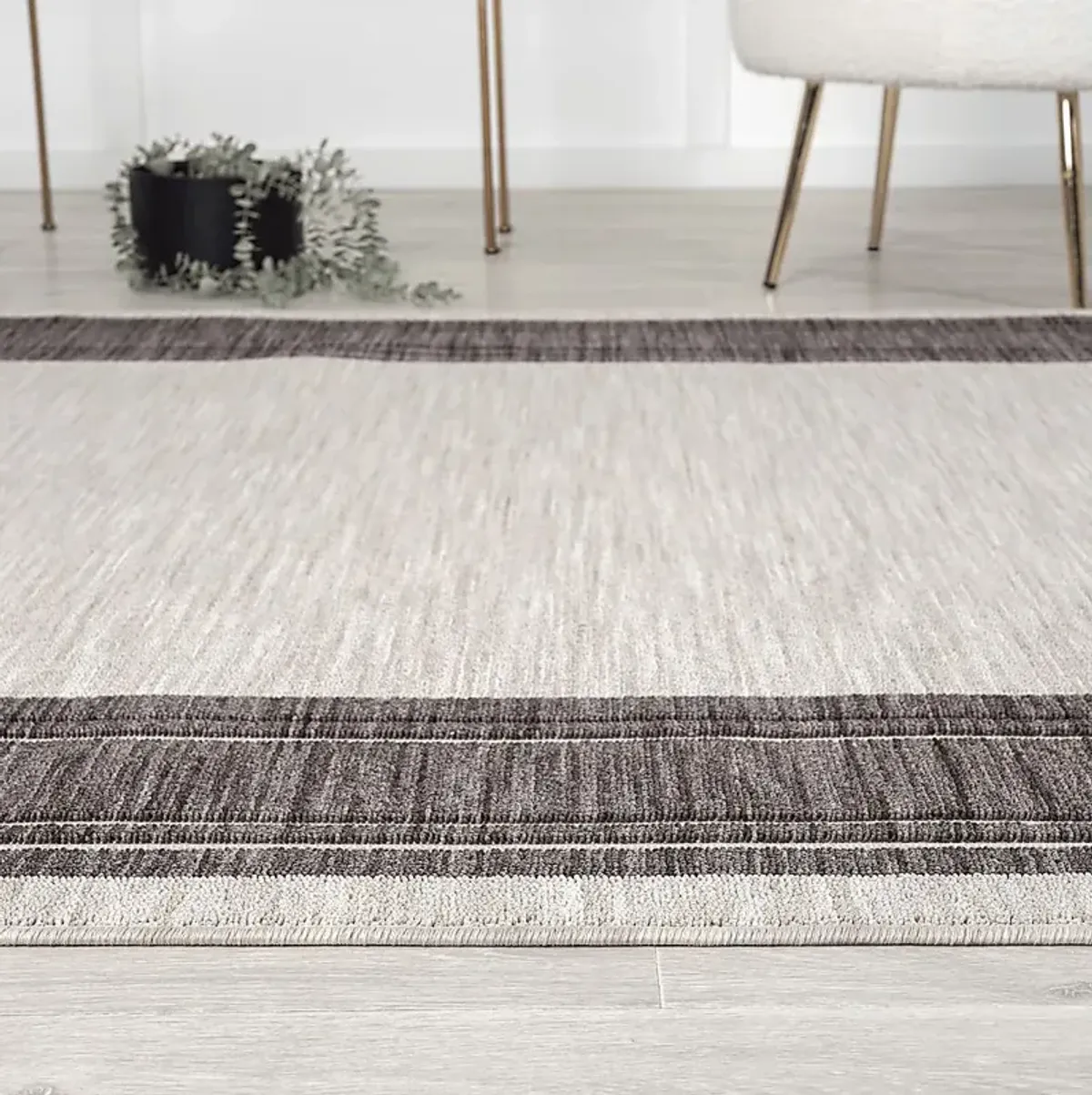 Garlaba Ivory 5' x 7' Indoor/Outdoor Rug