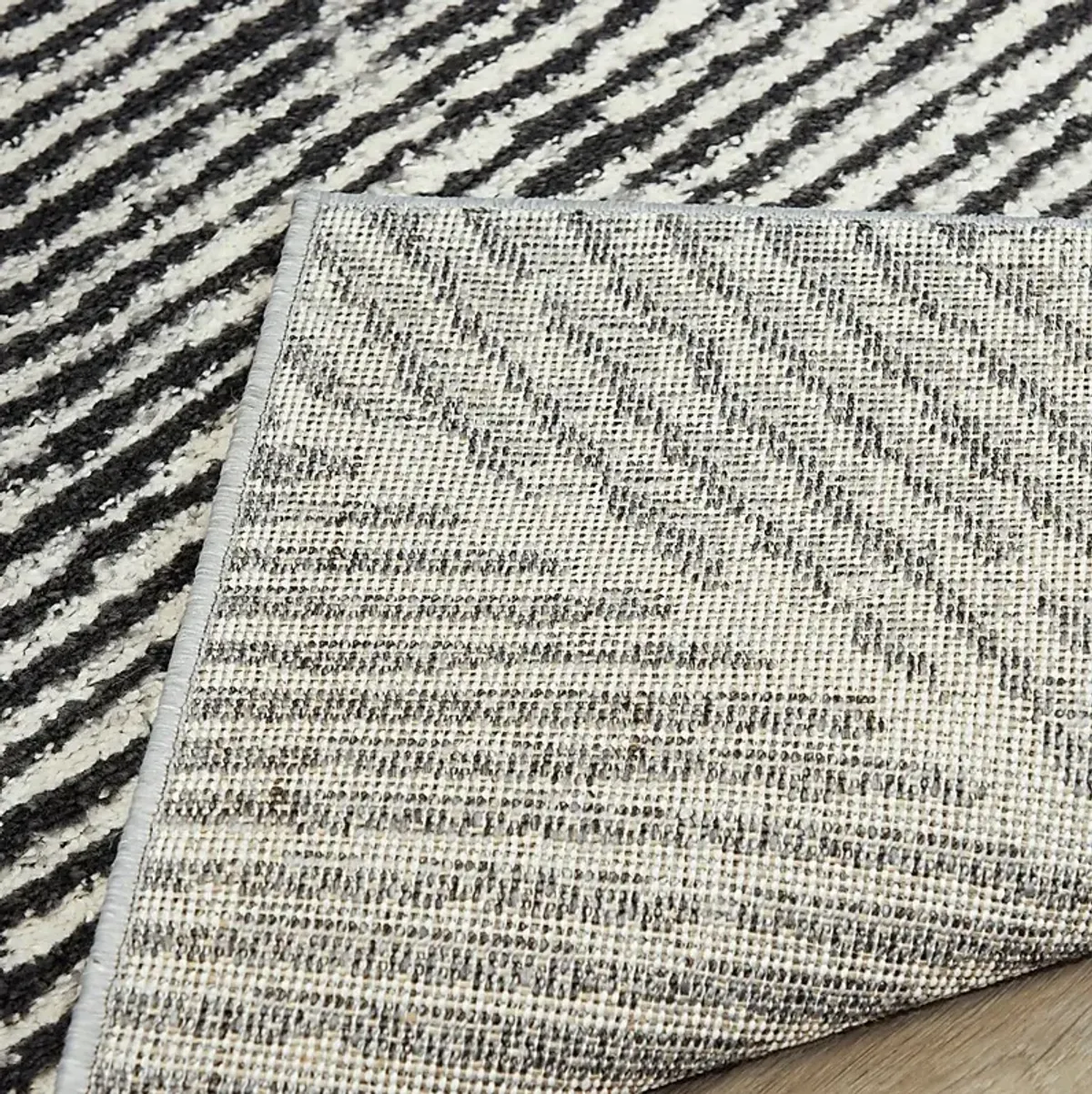 Faippen Gray/White 6' x 9' Rug