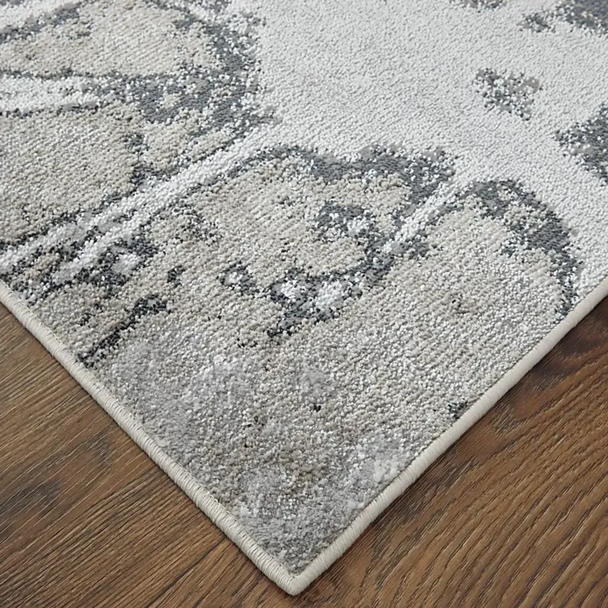 Daymere Silver 6'7 x 9'6 Rug