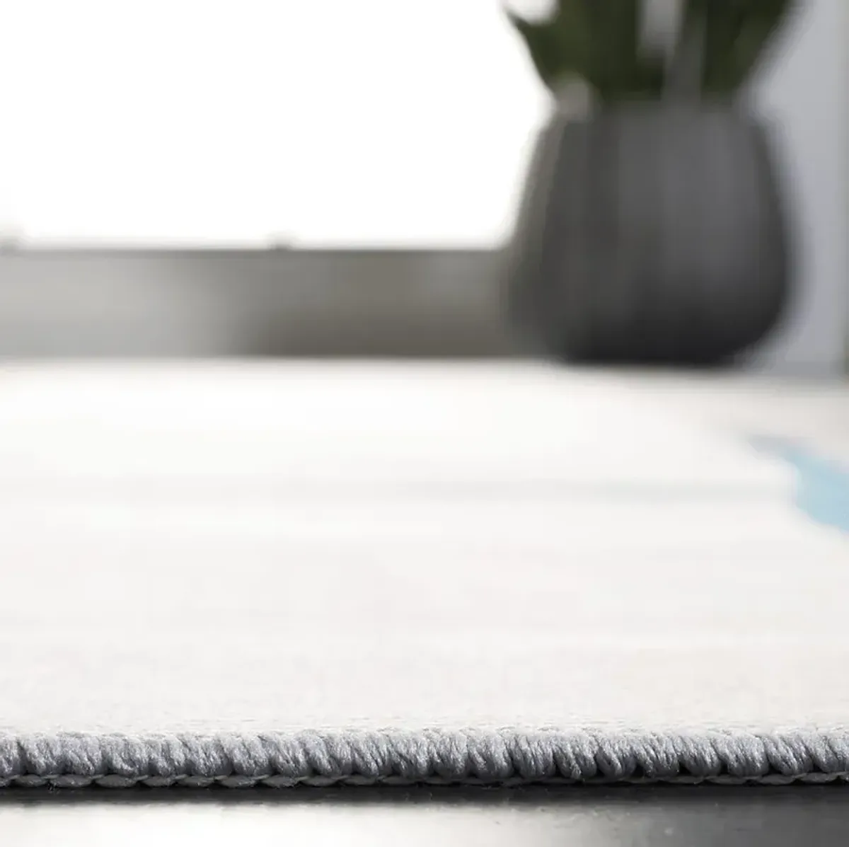 Vopha Gray 6' x 9' Rug