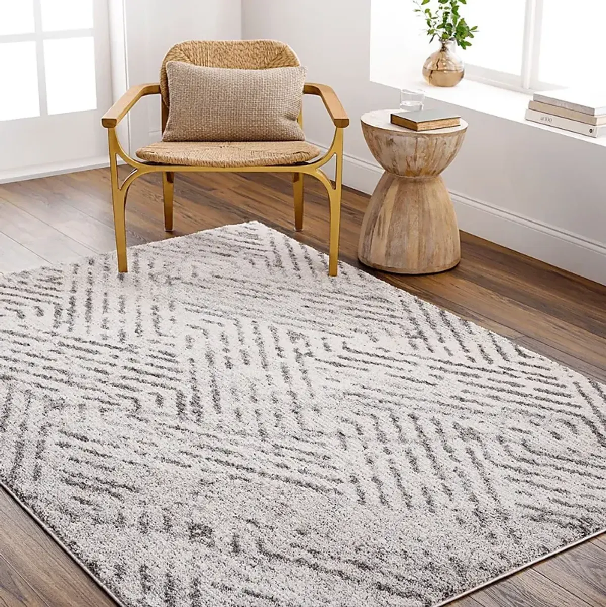 Saraf Light Gray 7'10 x 10' Area Rug